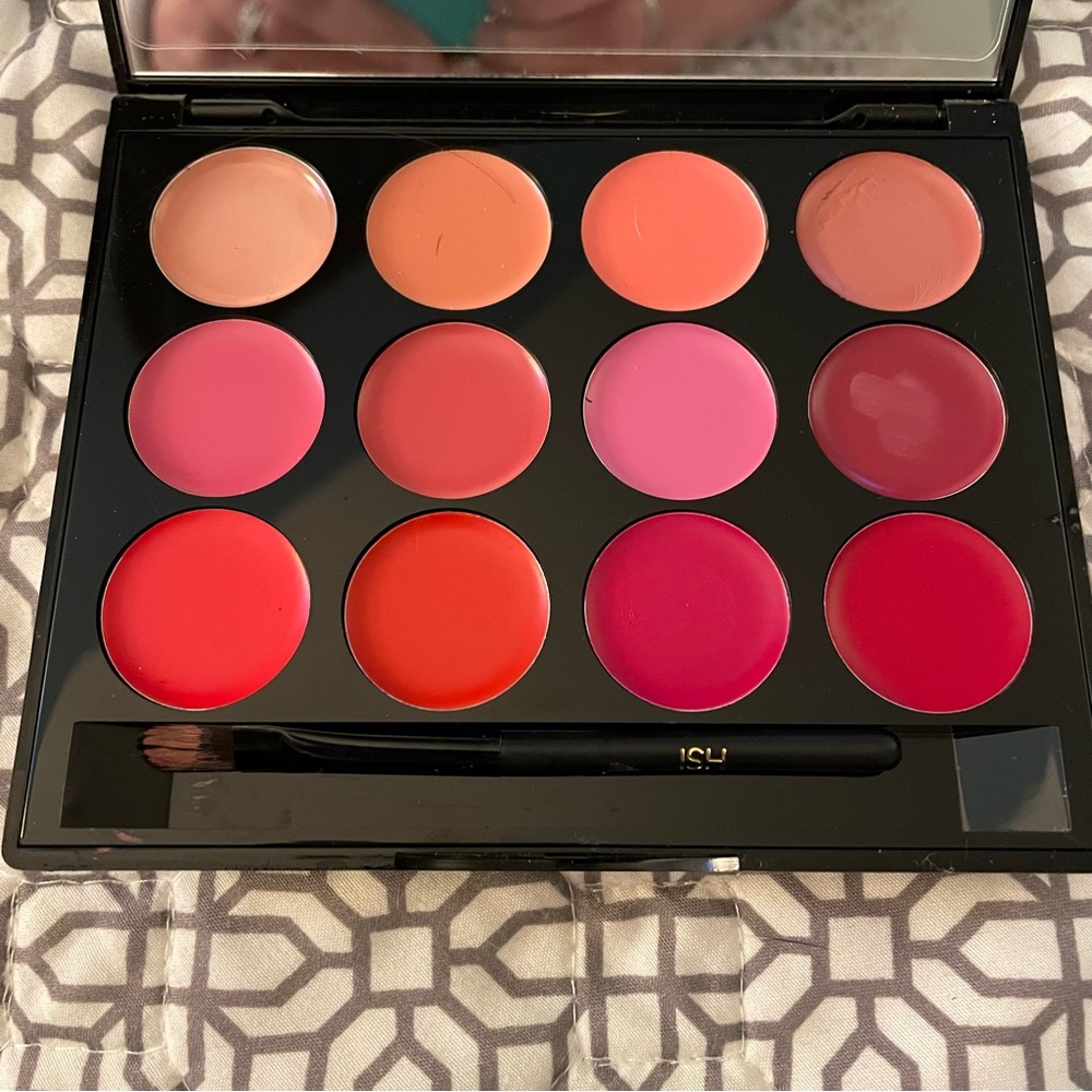 ISH Statement Lip Palette